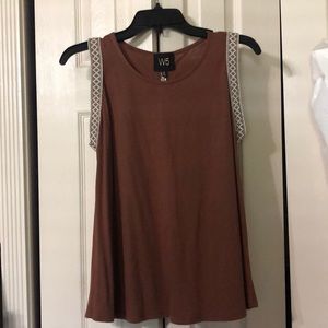 Cute loose brown shirt